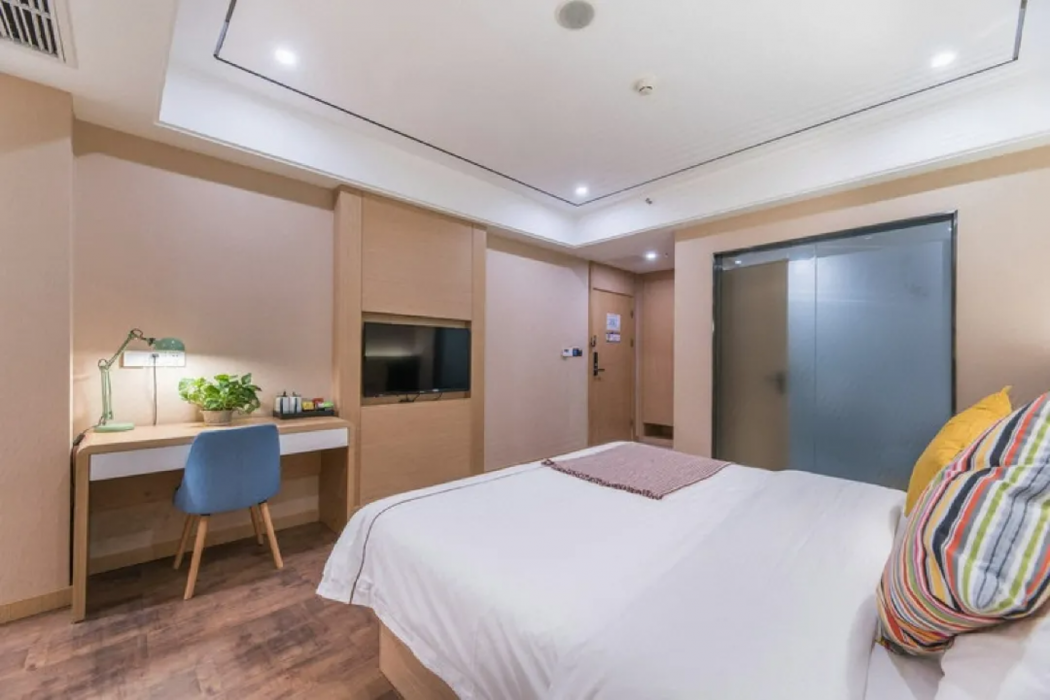 Haoma Shangpin Hotel (Chongqing Yuanyang Light Rail Station) 4/8