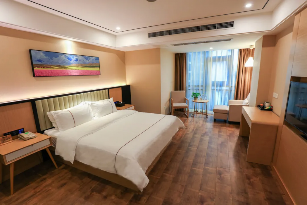 Haoma Shangpin Hotel (Chongqing Yuanyang Light Rail Station) 7/8