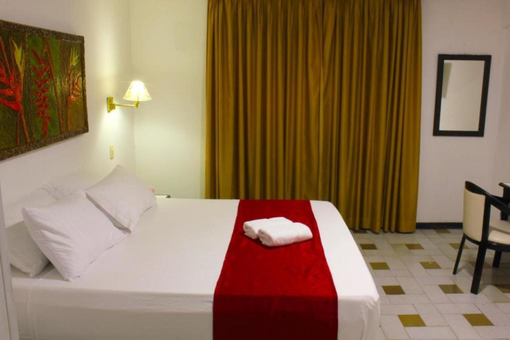 Hotel Mariscal Robledo Cartago 8/22