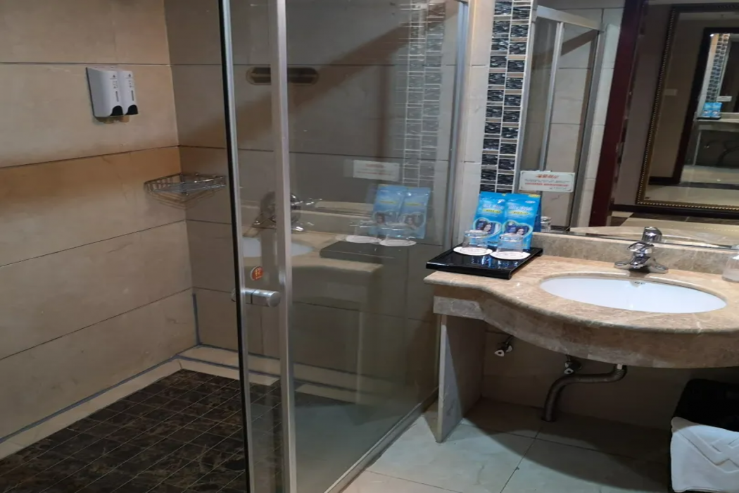 Junyi Longteng Hotel 6/8