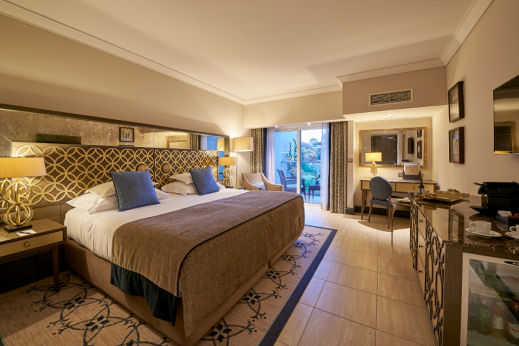 Dona Filipa Hotel 12/77