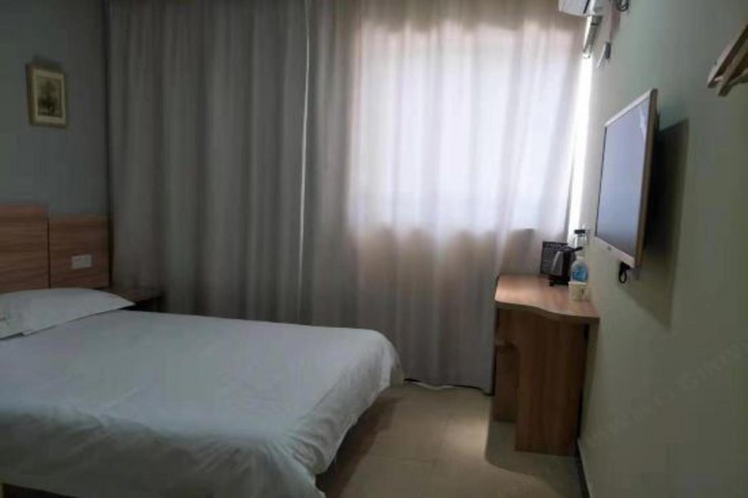 95 JWH Hotel 4/6