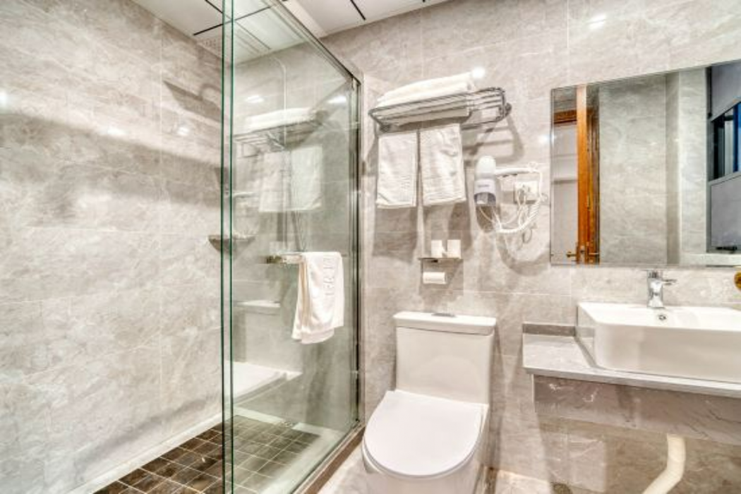 Yongle Hotel 10/13