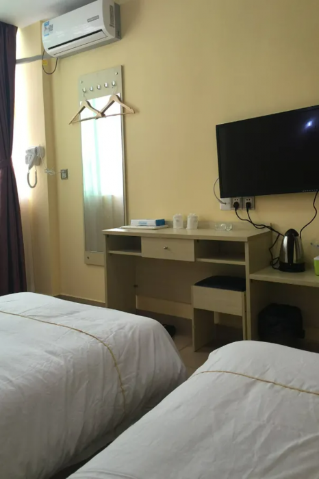 Jingnan Hostel 4/11
