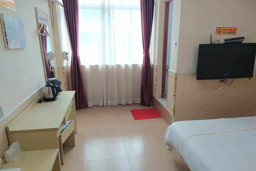 Jingnan Hostel 7/11