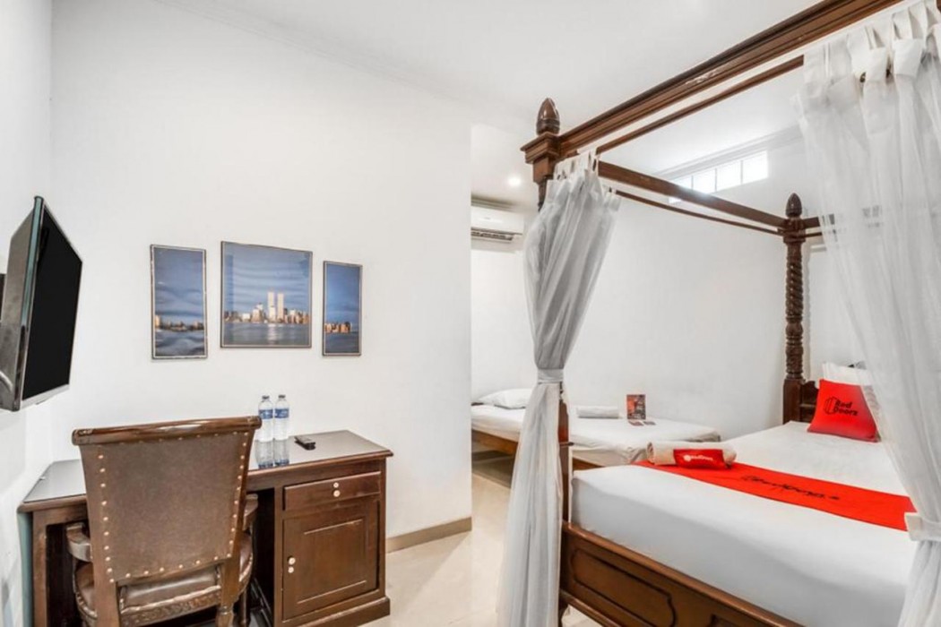 RedDoorz Plus near Lempuyangan Station 4 11/42