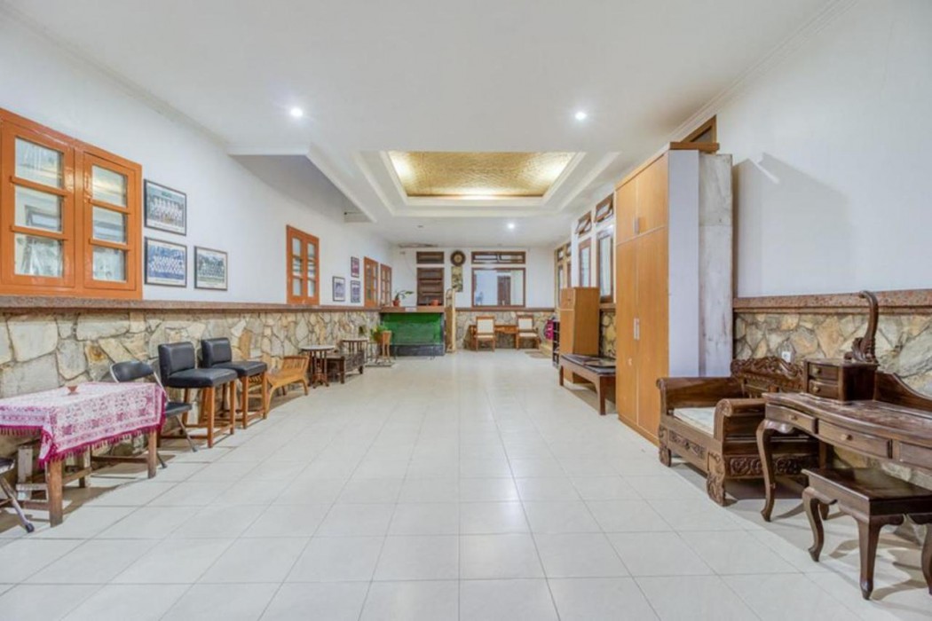 RedDoorz Plus near Lempuyangan Station 4 24/42