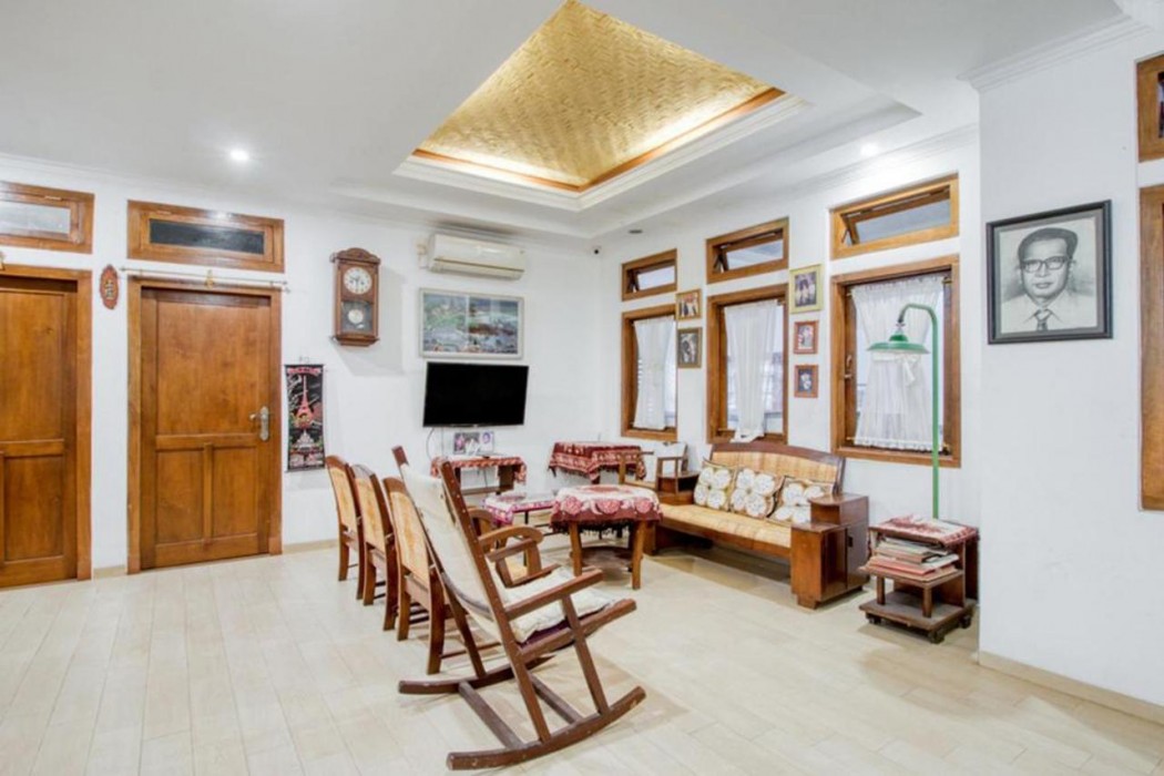RedDoorz Plus near Lempuyangan Station 4 25/42