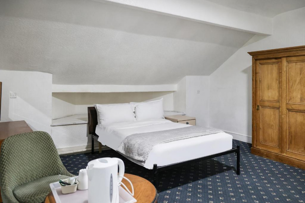 Hotel 346 16/49