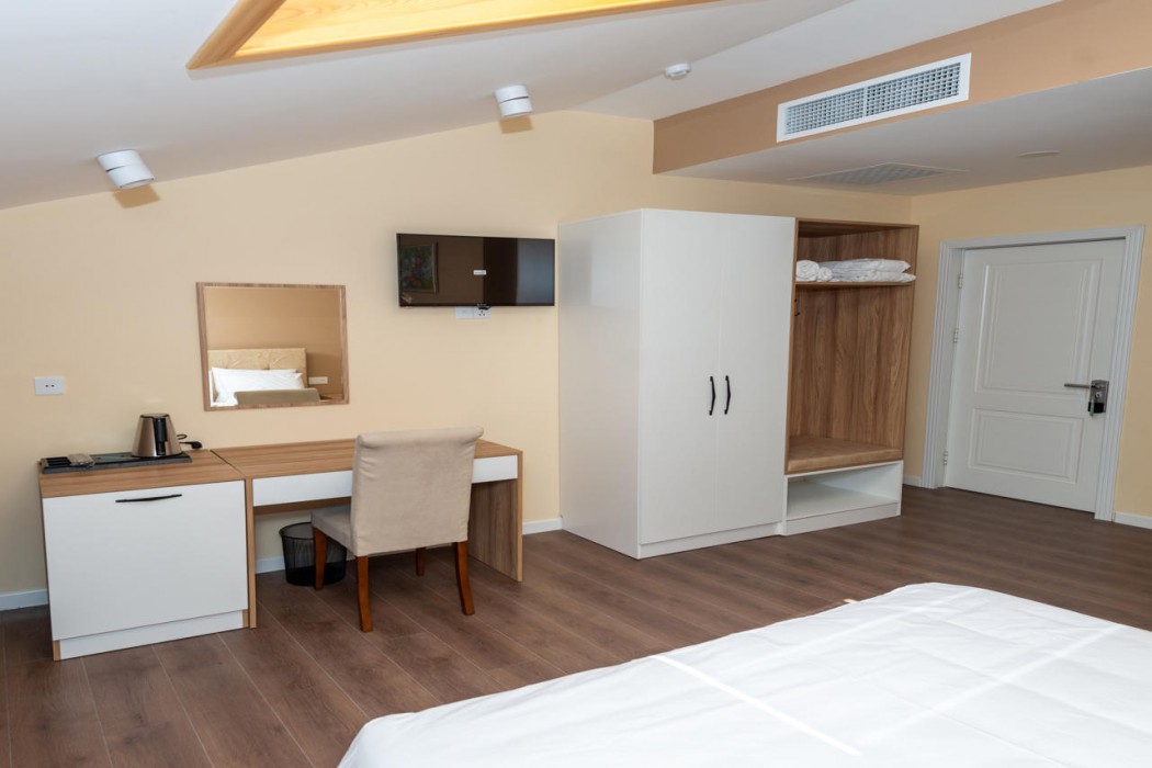OLF Hotel 35/69
