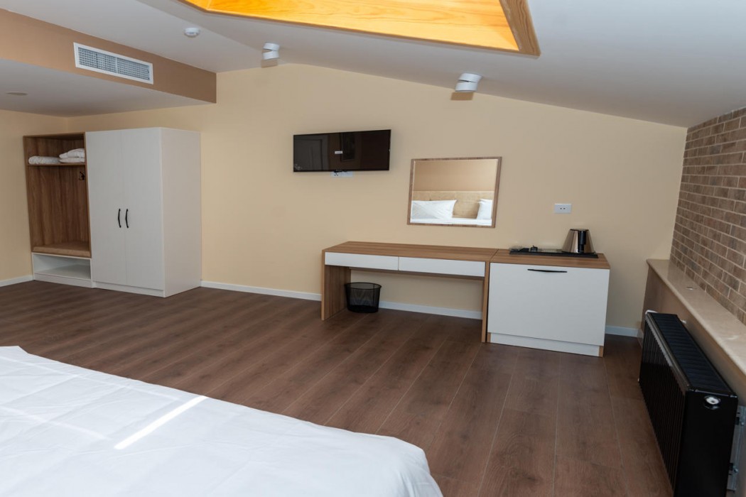 OLF Hotel 33/69