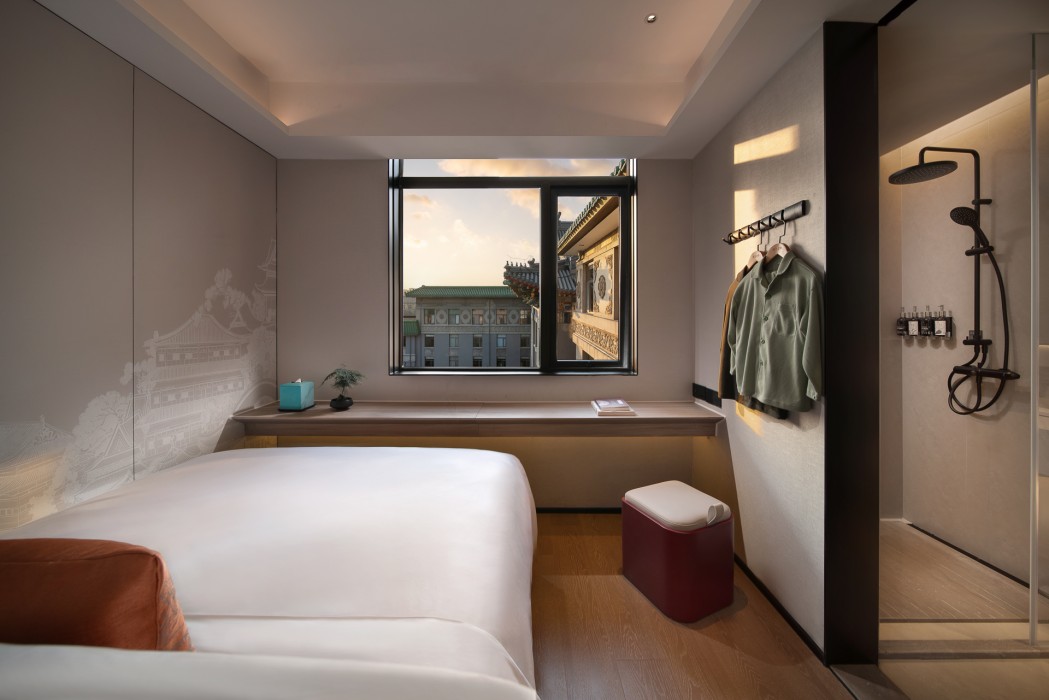 SSAW QUEEN ROOM