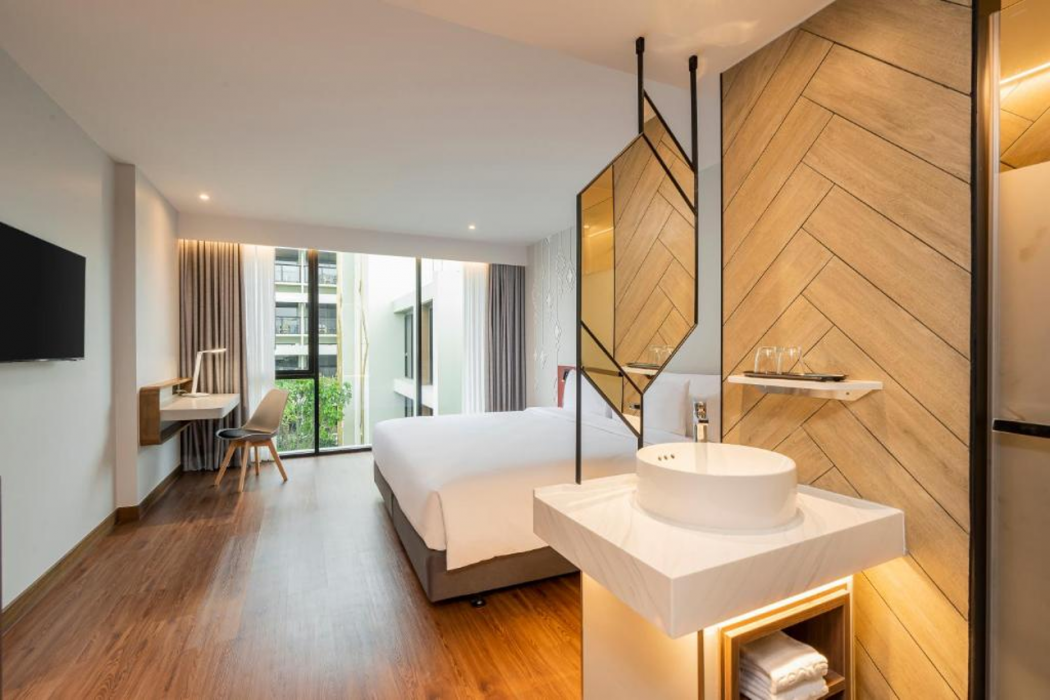 Centara Life Hotel Bangkok Phra Nakhon 13/67