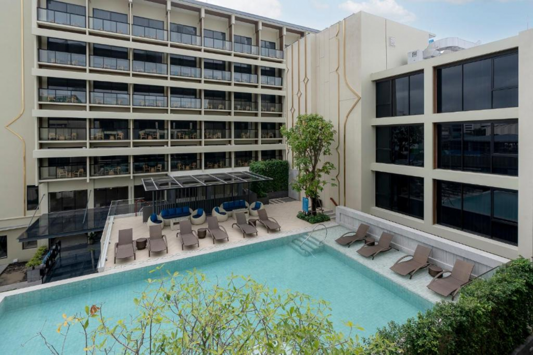 Centara Life Hotel Bangkok Phra Nakhon 33/67