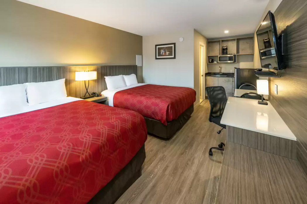 Econo Lodge Inn & Suites Pincher Creek 11/23