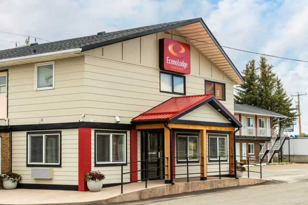 Econo Lodge Inn & Suites Pincher Creek 2/23