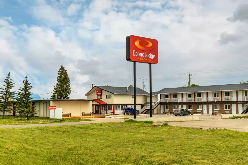 Econo Lodge Inn & Suites Pincher Creek 3/23