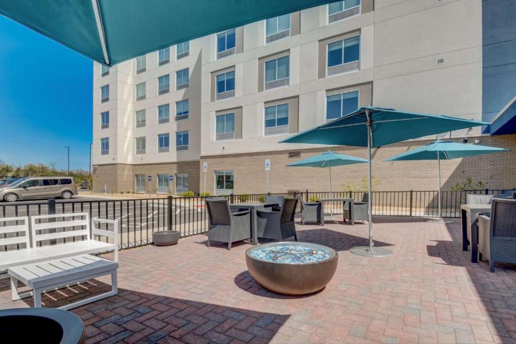 Hampton Inn and Suites Williamstown Ark Encounter 3/38