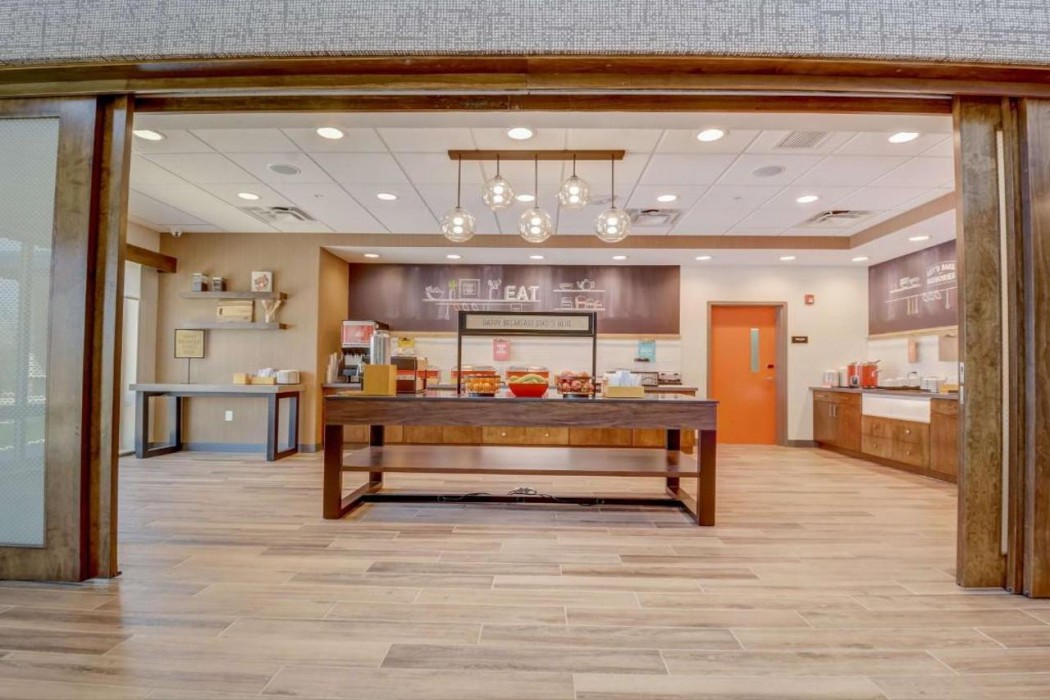 Hampton Inn and Suites Williamstown Ark Encounter 18/38