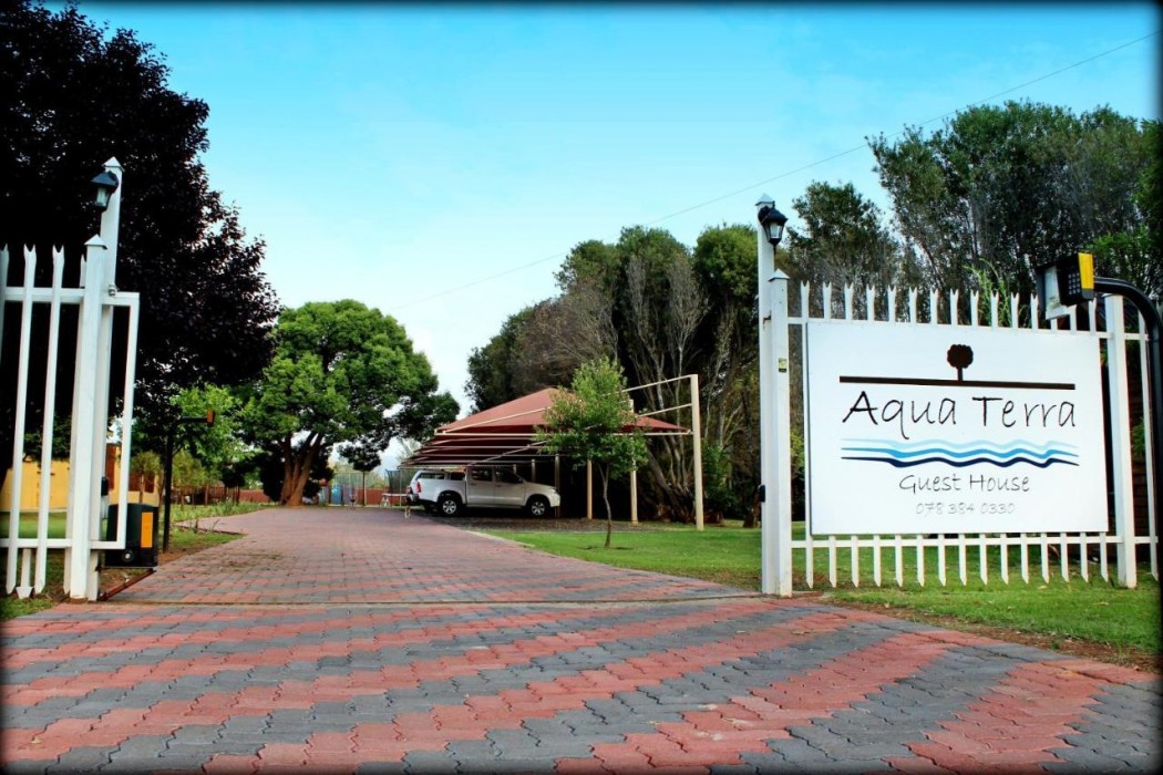 Aqua Terra Guest House 1/8