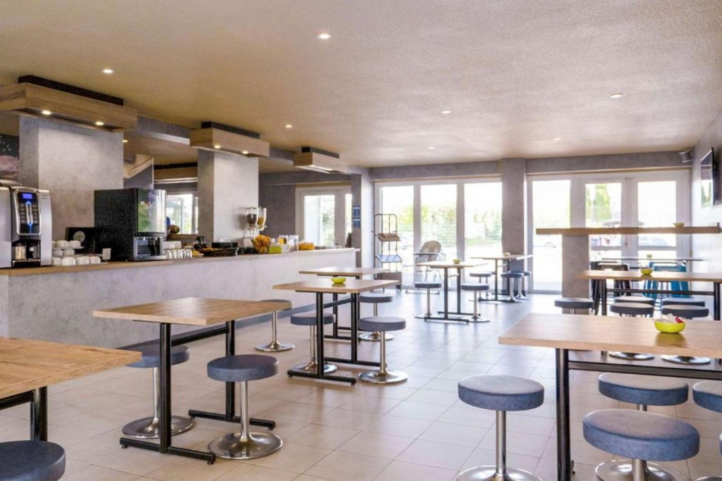 ibis budget Arles Sud Fourchon 27/43