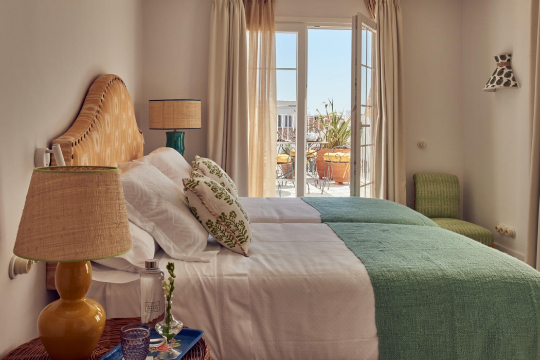Cristine Bedfor Mahon Boutique Hotel 15/60