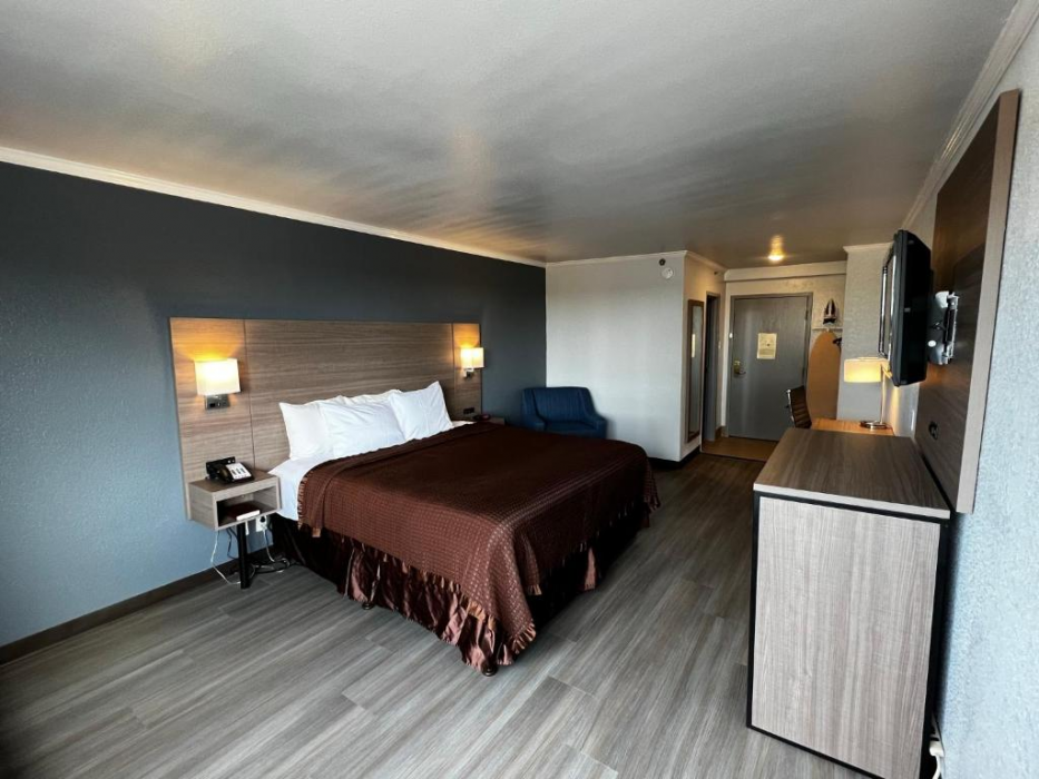 Super 8 by Wyndham Fort Worth Entertainment District 14/49