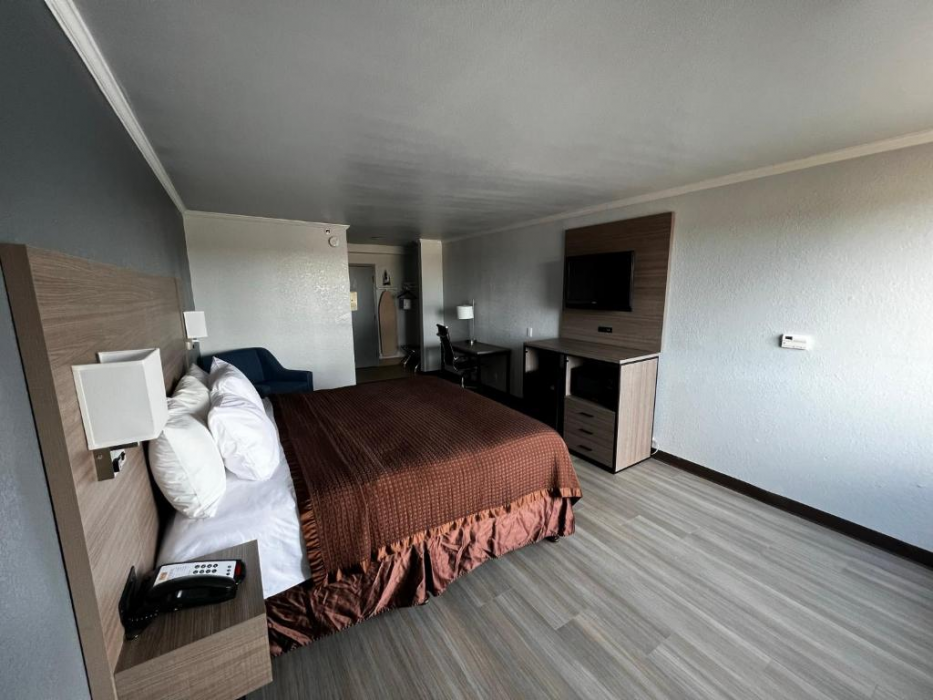 Super 8 by Wyndham Fort Worth Entertainment District 17/49