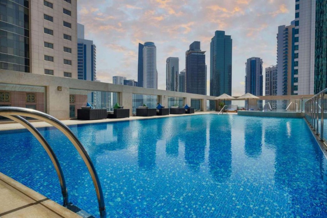 Wyndham Grand Doha West Bay Beach 25/57