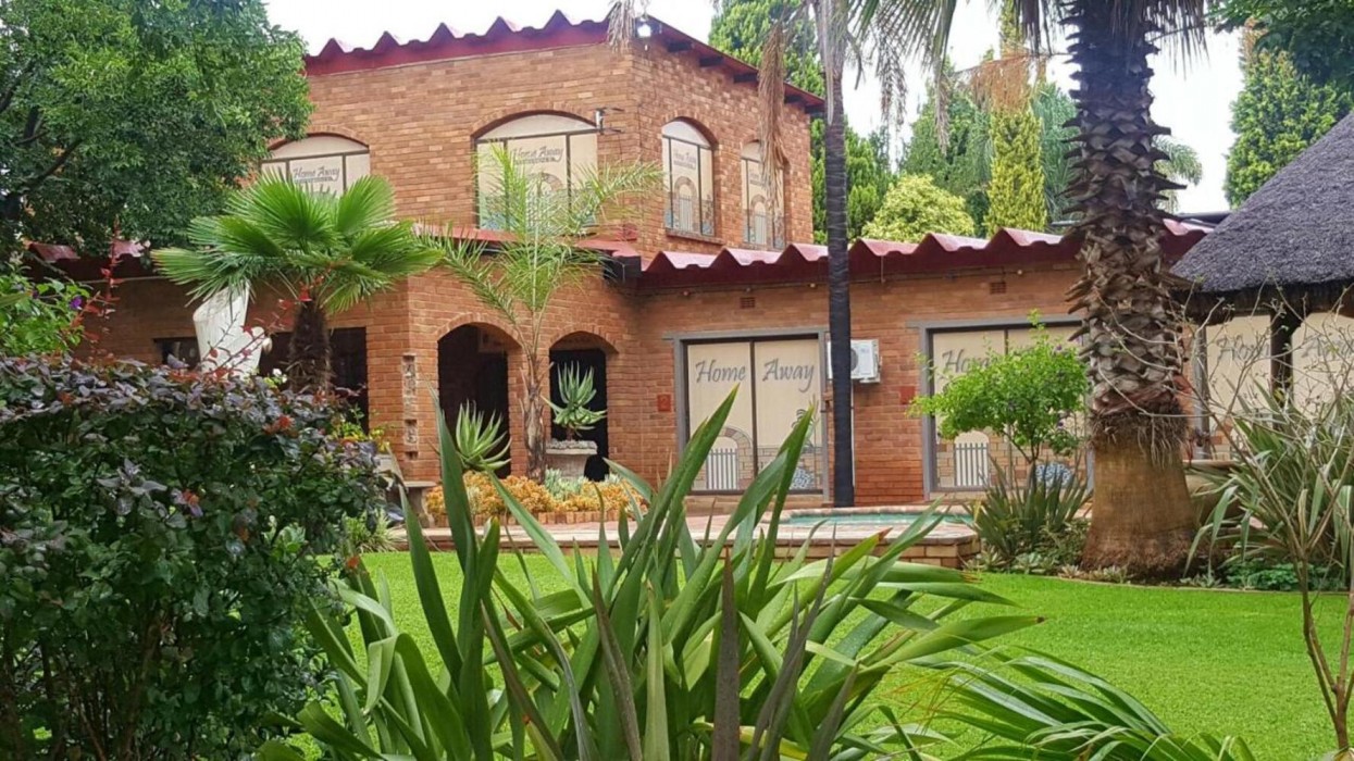 Home Away Guest House 1/34