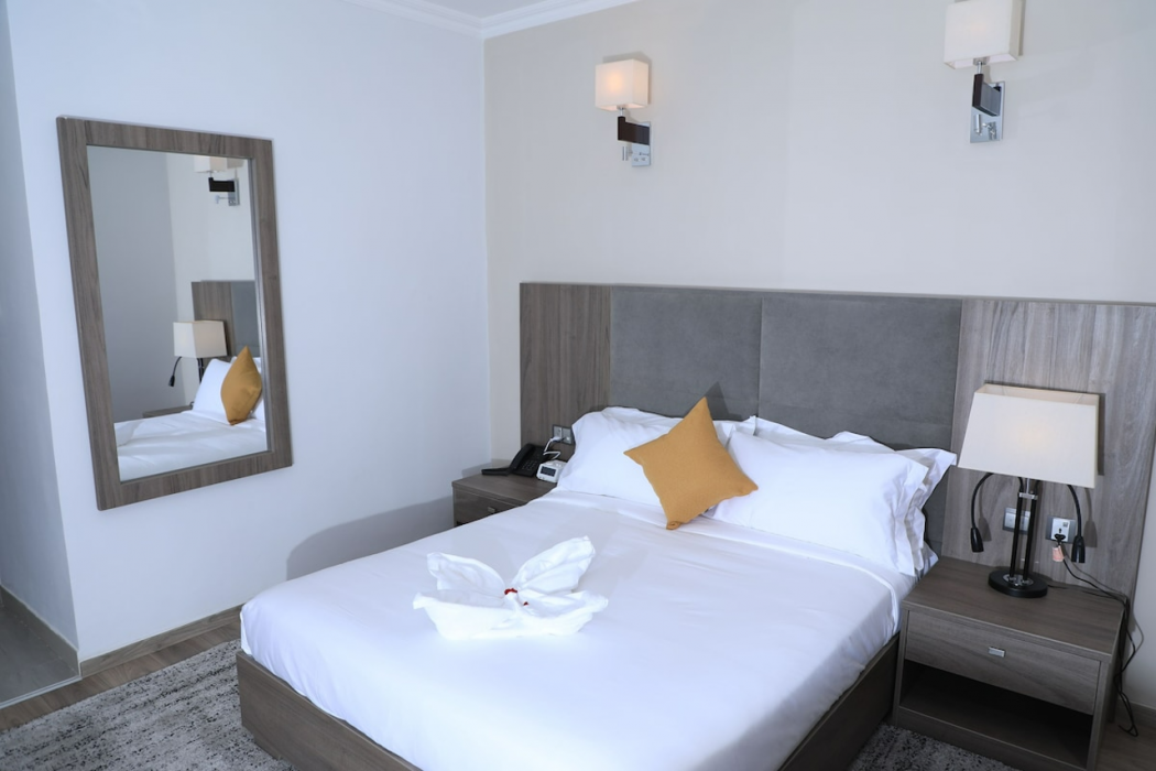 TH BonRoyal Hotel 11/56