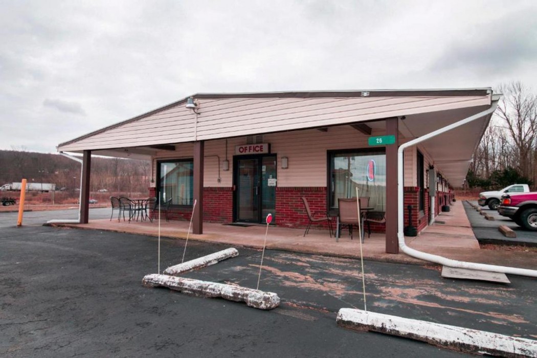 Hotel Dalton PA I-81 2/46