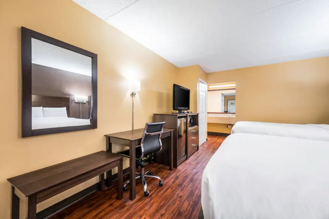 Econo Lodge Columbus near Airport 7/13