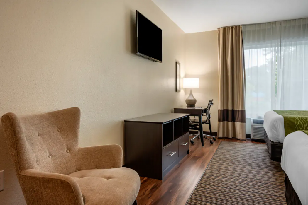 Comfort Inn Connellsville Riverview 5/23