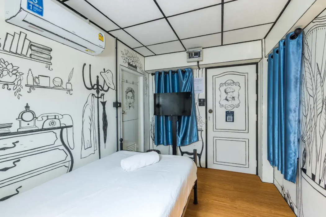 RoomQuest Chiang Mai Tha Phae 7/36