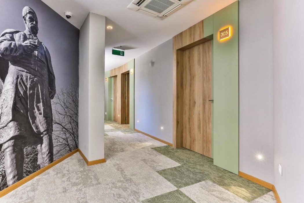 Carine Hotel Centar 37/50