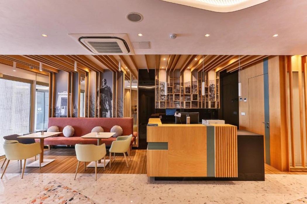Carine Hotel Centar 7/50