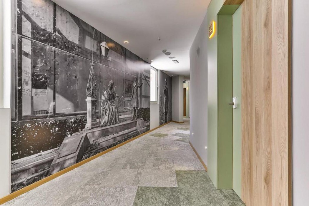 Carine Hotel Centar 38/50