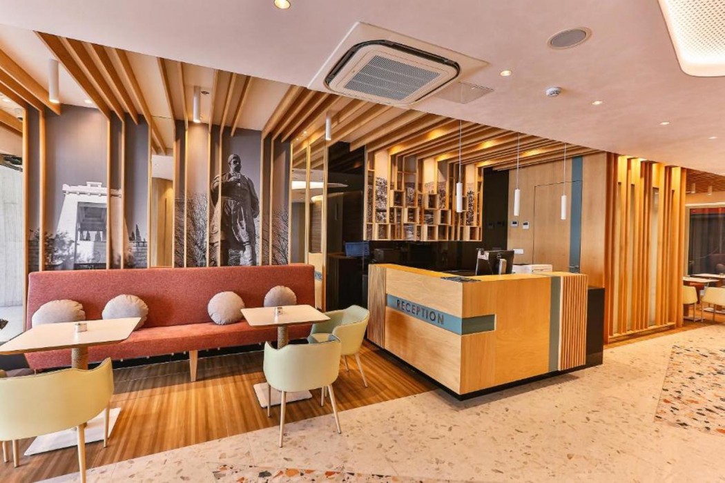 Carine Hotel Centar 6/50