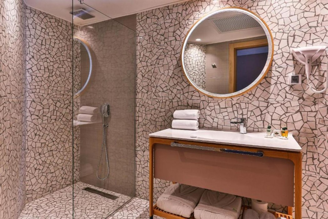 Carine Hotel Centar 20/50