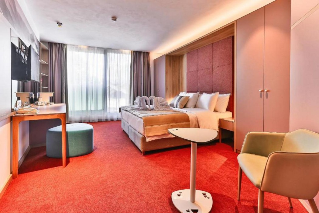 Carine Hotel Centar 12/50