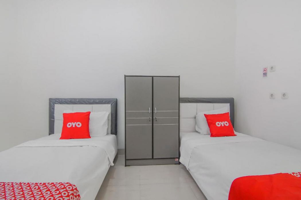 Super OYO 90342 Kemang Garden 18/39