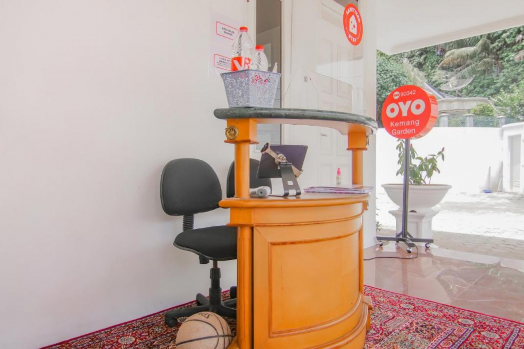 Super OYO 90342 Kemang Garden 9/39