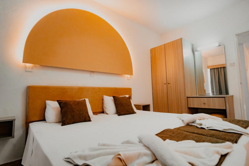 Penelope Beach Hotel 26/77