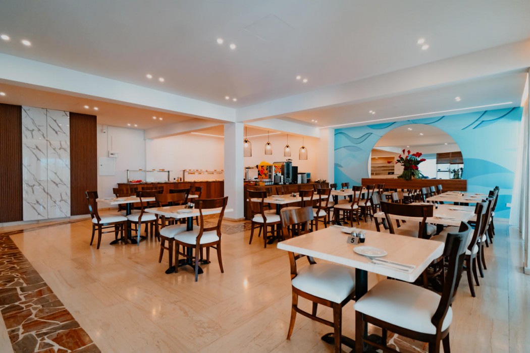 Penelope Beach Hotel 65/77