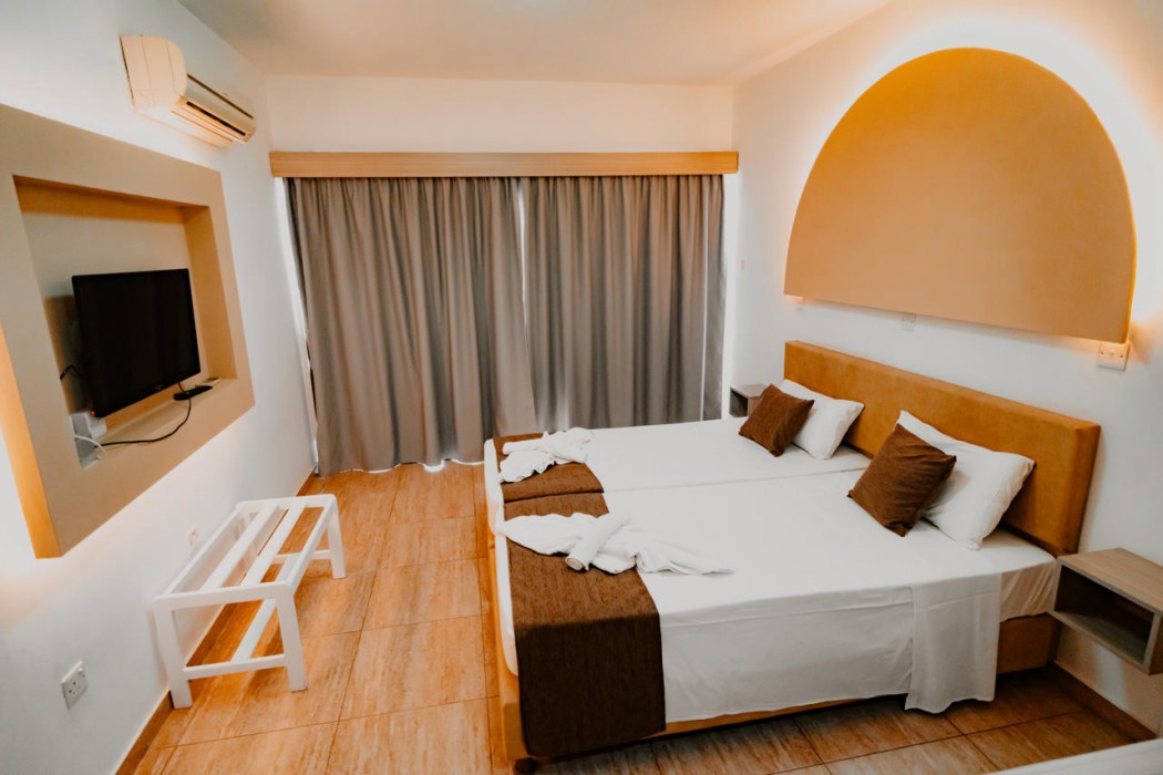 Penelope Beach Hotel 29/77