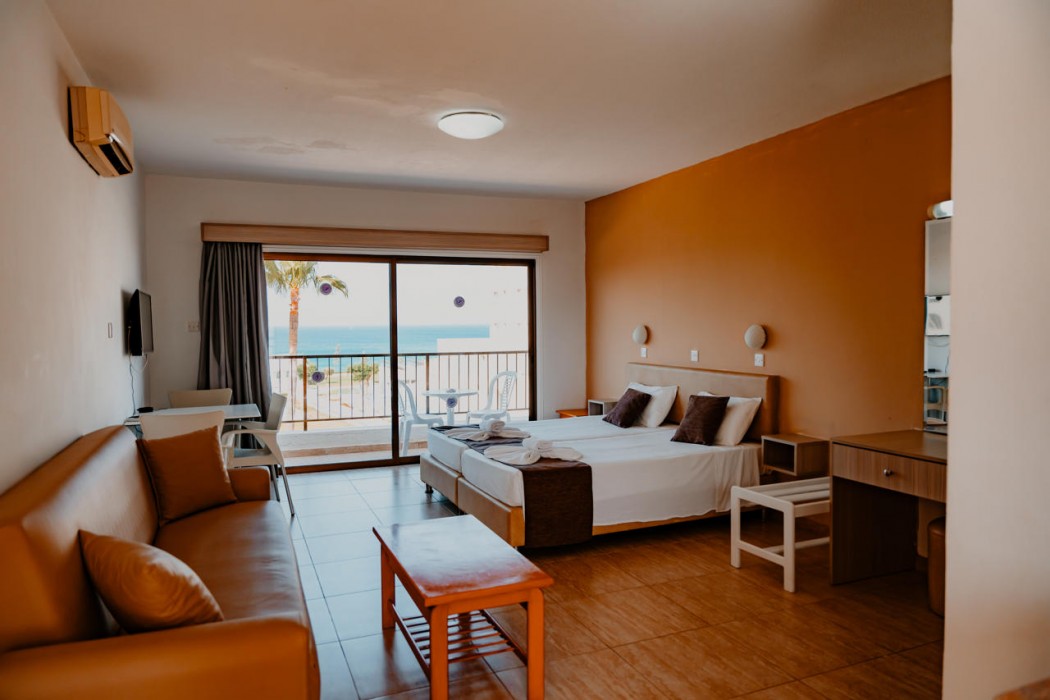 Penelope Beach Hotel 23/77