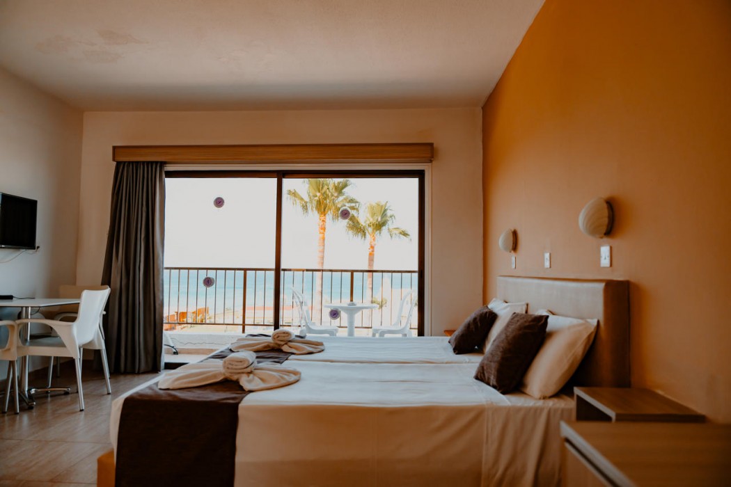 Penelope Beach Hotel 20/77