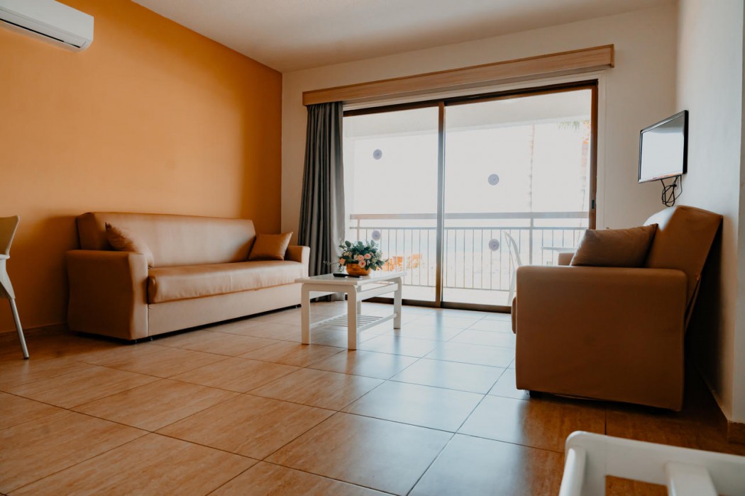 Penelope Beach Hotel 44/77