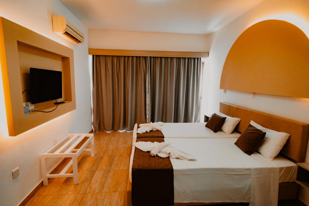 Penelope Beach Hotel 30/77